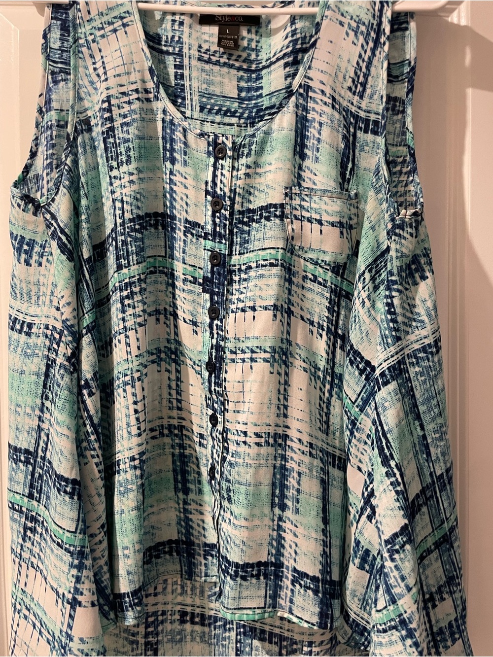 Sleeveless High Low Flowy Button Front Plaid Top in Mint & Navy